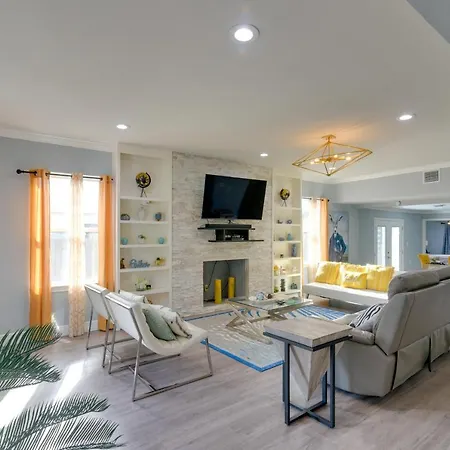 Eclectic Houston Home With Pool Table, 5 Mi To Dtwn